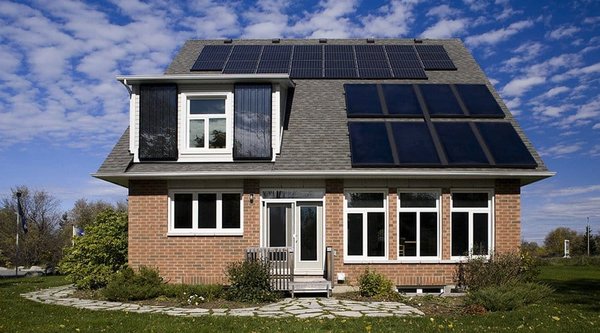 Comment devenir autonome en électricité avec des panneaux solaires ?
